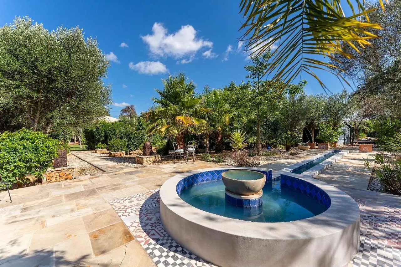 Algarve, Portugal Villa With Pool 4 Ensuite Bedrooms, Private Pool, Lake And Beautiful Gardens