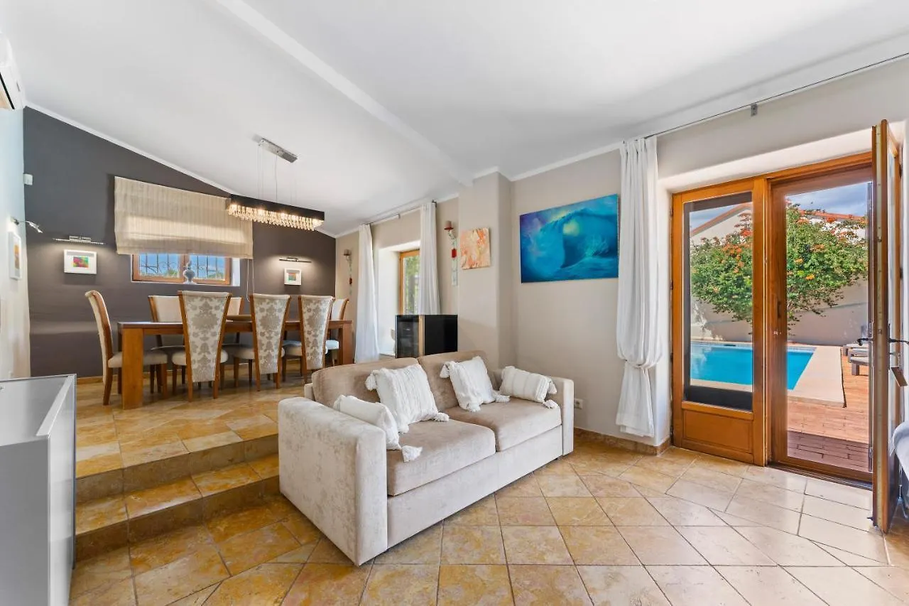 Algarve, Portugal Villa With Pool 4 Ensuite Bedrooms, Private Pool, Lake And Beautiful Gardens