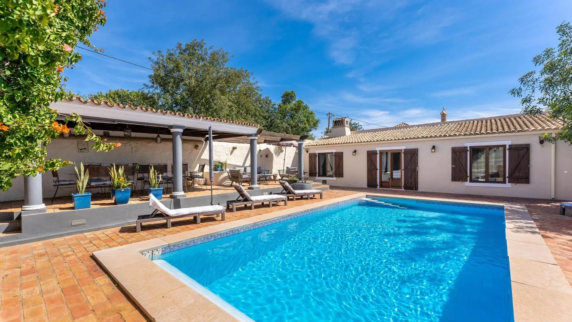 Algarve, Portugal Villa With Pool 4 Ensuite Bedrooms, Private Pool, Lake And Beautiful Gardens Portugal