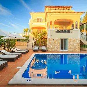 The Crest Guest house