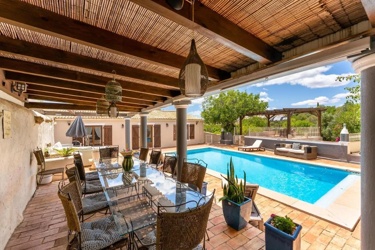 Algarve, Portugal Villa With Pool 4 Ensuite Bedrooms, Private Pool, Lake And Beautiful Gardens